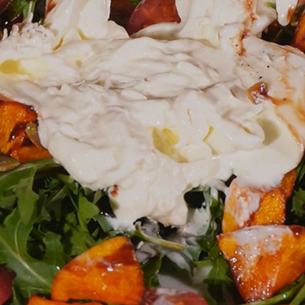 Осенний салат с тыквой и бурратой