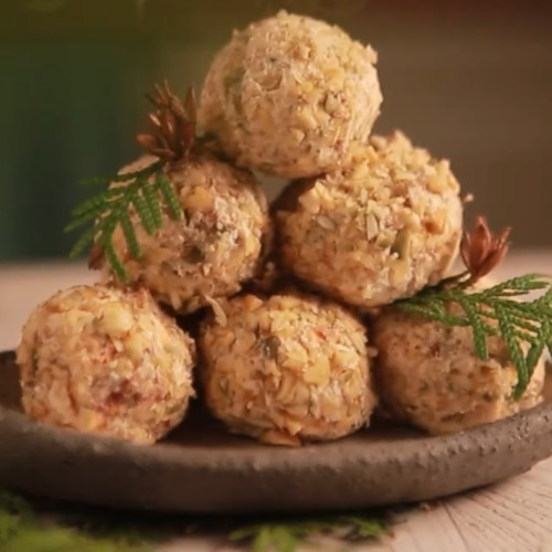 Сырные шарики с оливкой внутри