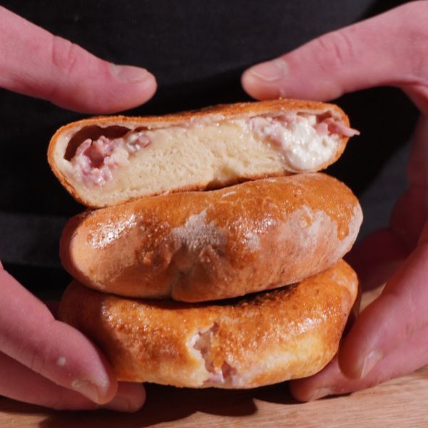 Пирожки с колбасой и сыром