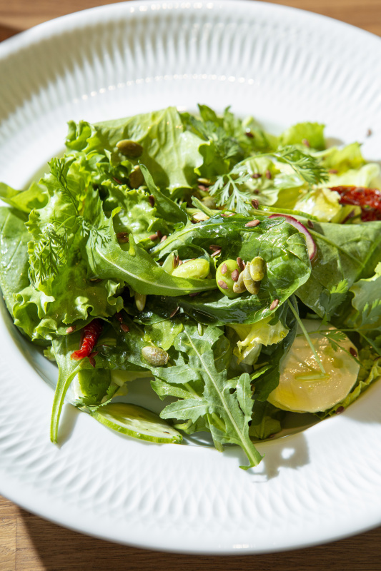 Зелень на тарелке: как сочетать укроп, петрушку, базилик, кинзу и не испортить вкус блюд